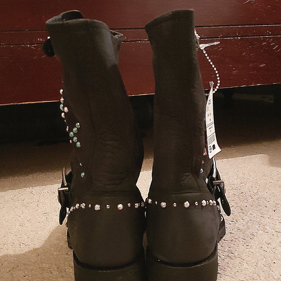 ●SOLD●FRYE 8½ STONE STUDDED - Picture 13 of 16